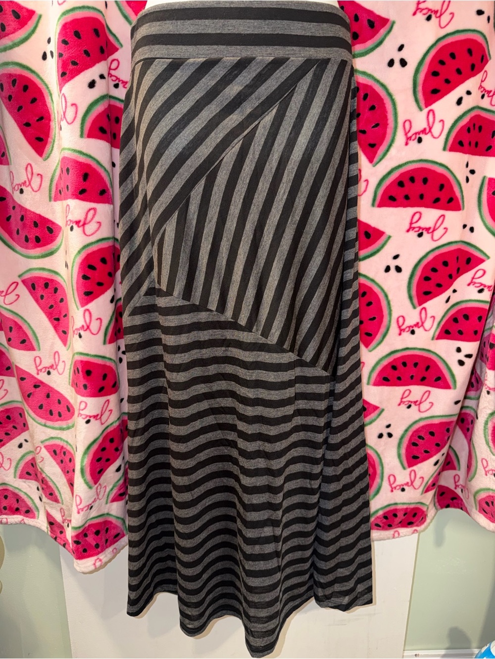 🩶🖤 Vintage Brat Star Striped Maxi Skirt